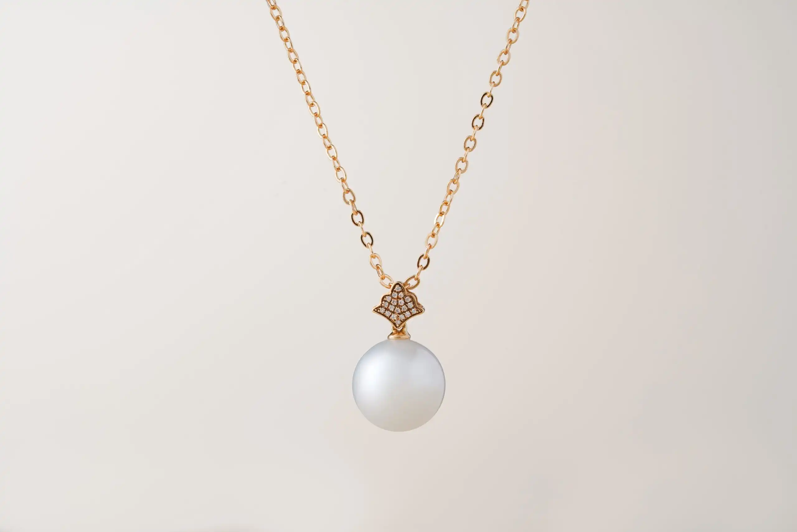 
							Tulip Pendant Pearl -
							Mermaid Jewelry