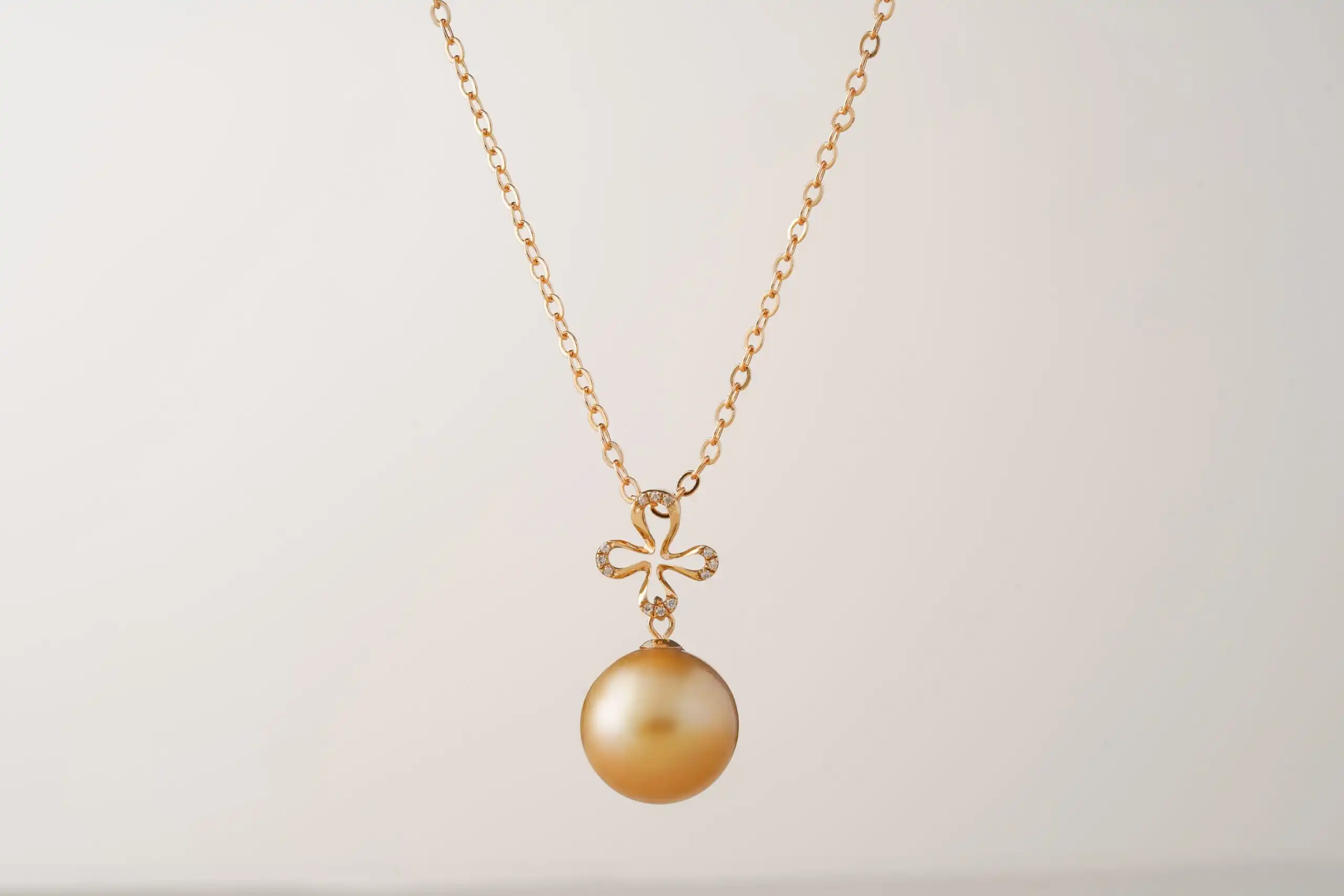 
							Flower Pendant Pearl -
							Mermaid Jewelry