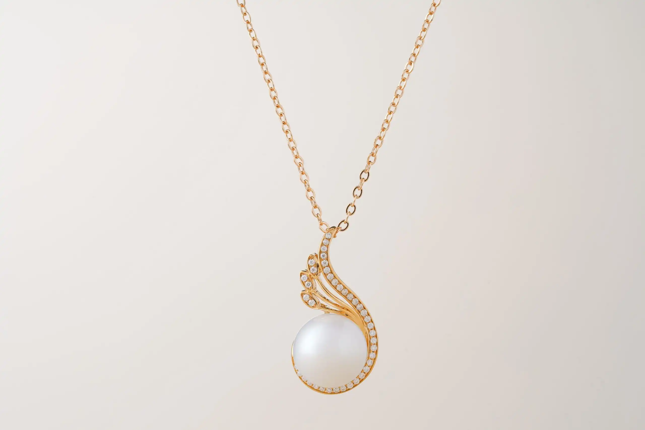 
							Guitar Pendant Pearl -
							Mermaid Jewelry