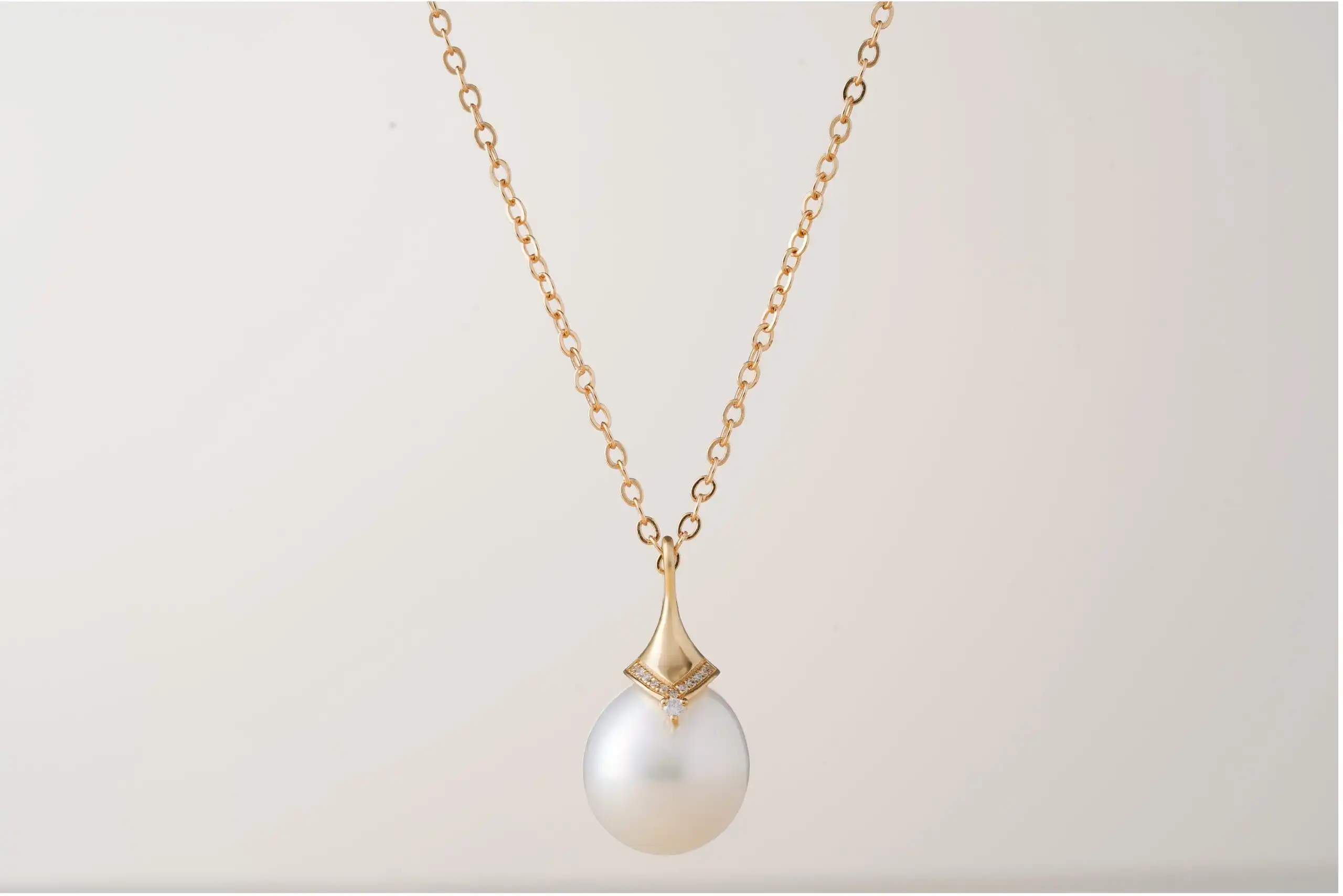 
							Cone Pendant Pearl -
							Mermaid Jewelry