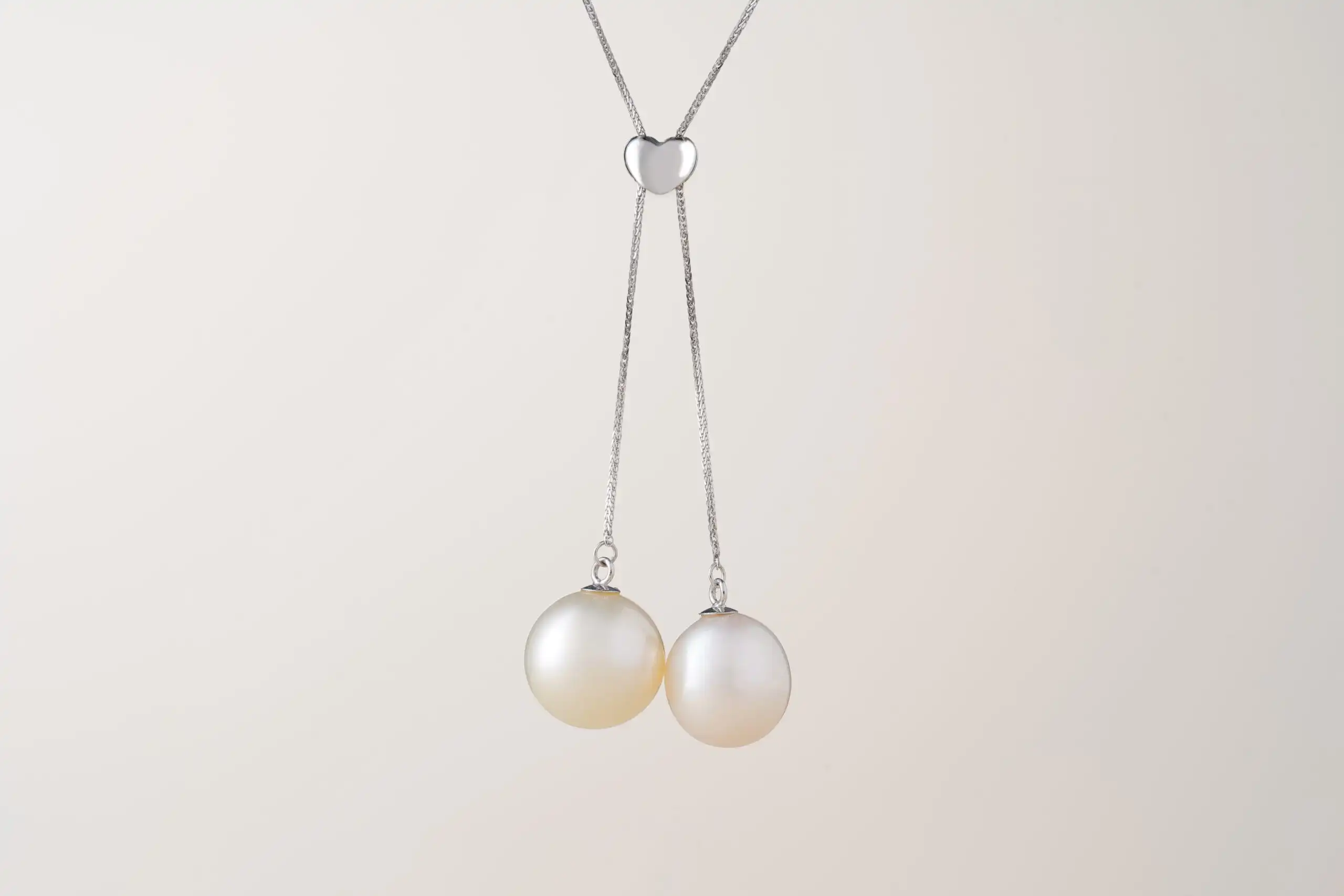 
							Love Necklace Pearl -
							Mermaid Jewelry