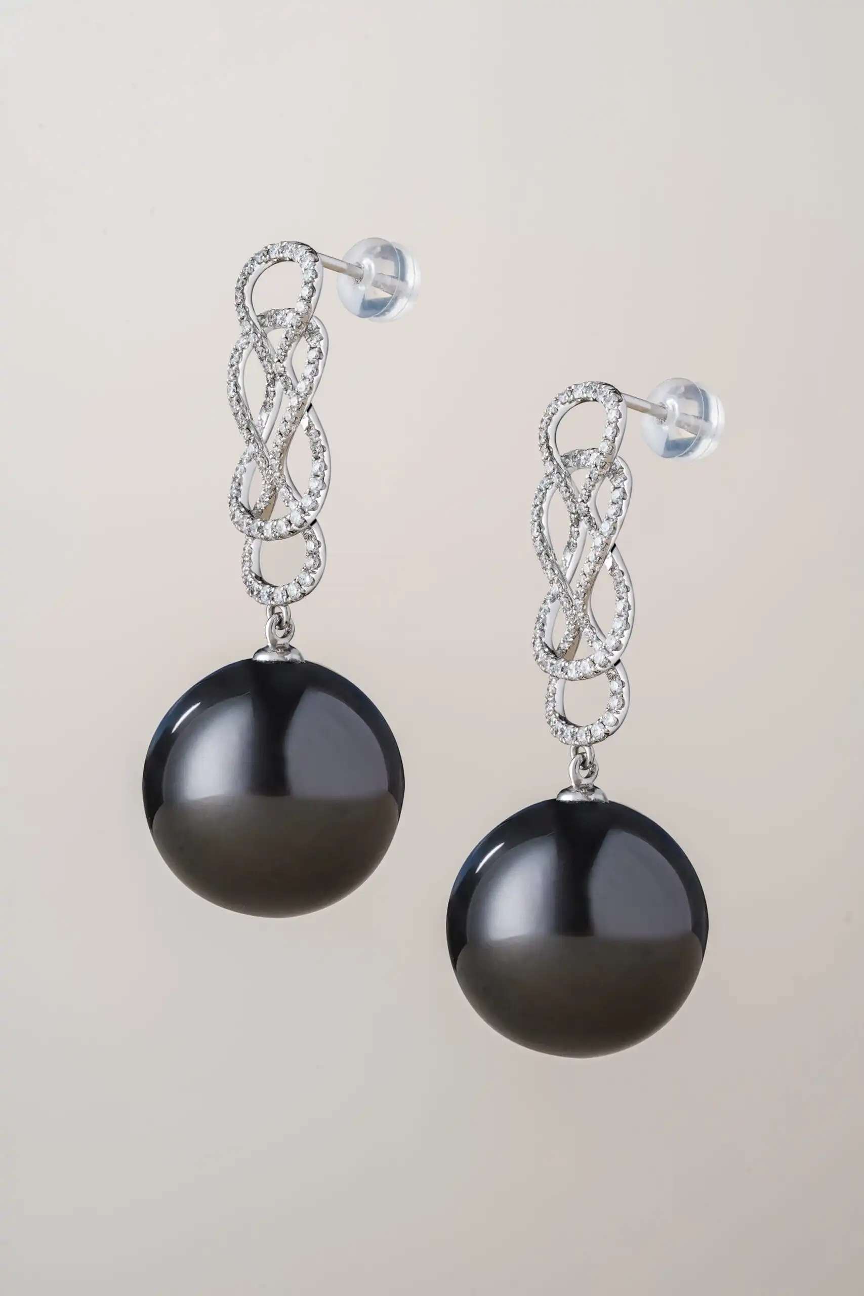 
							Luxurious Earring Pealrs -
							Mermaid Jewelry