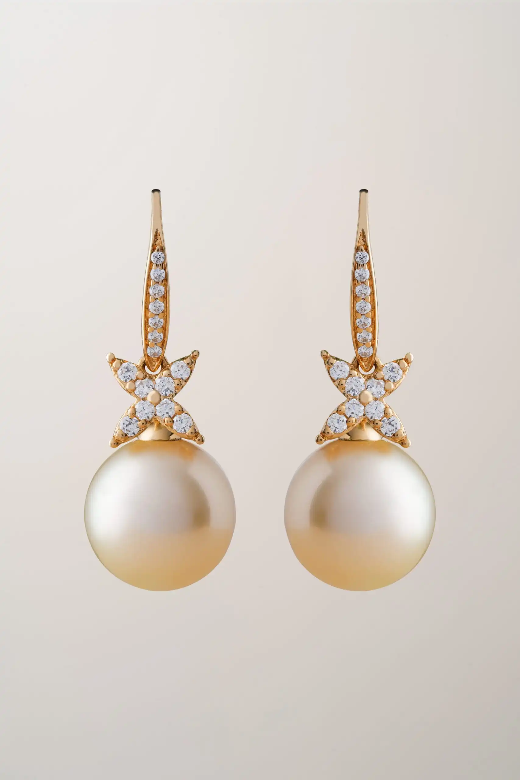 
							IX Earring Pearl -
							Mermaid Jewelry